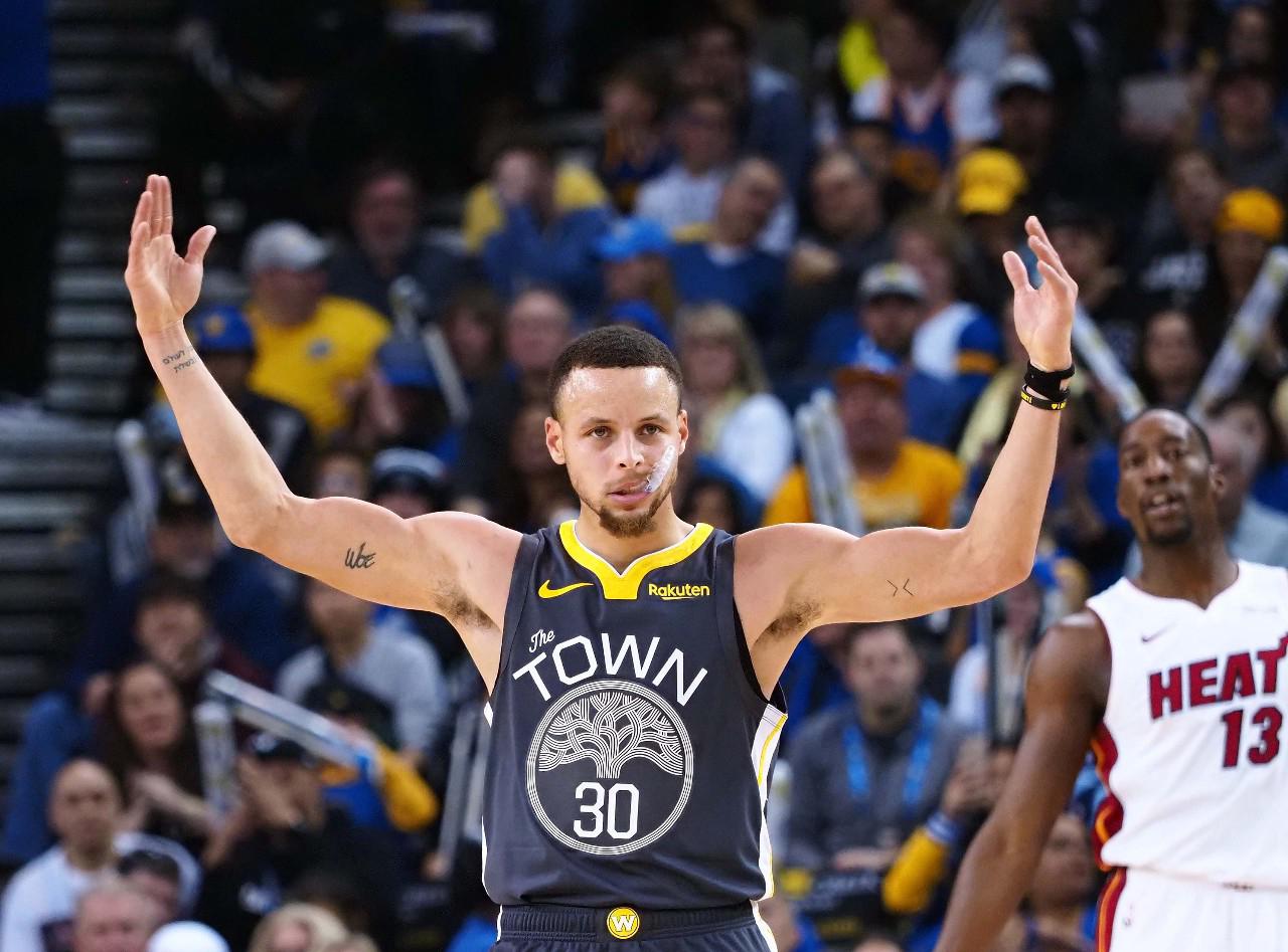 卡莱尔：对雄鹿只有尊重 哈利伯顿有着钢铁般意志他让我想起雷吉-米勒