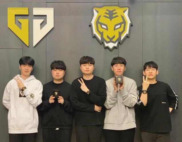 数据显示 数据显示