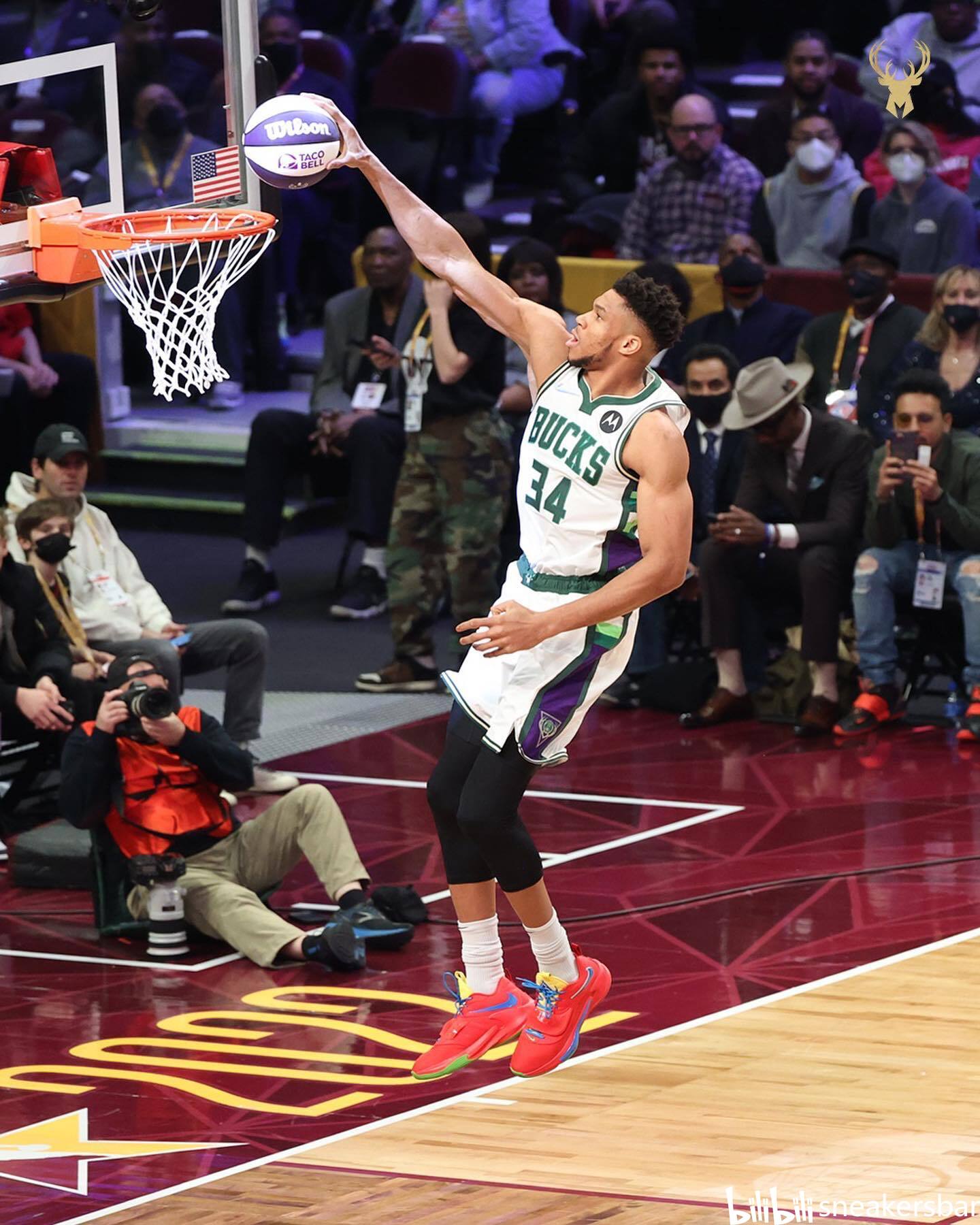 在社交媒体 在社交媒体