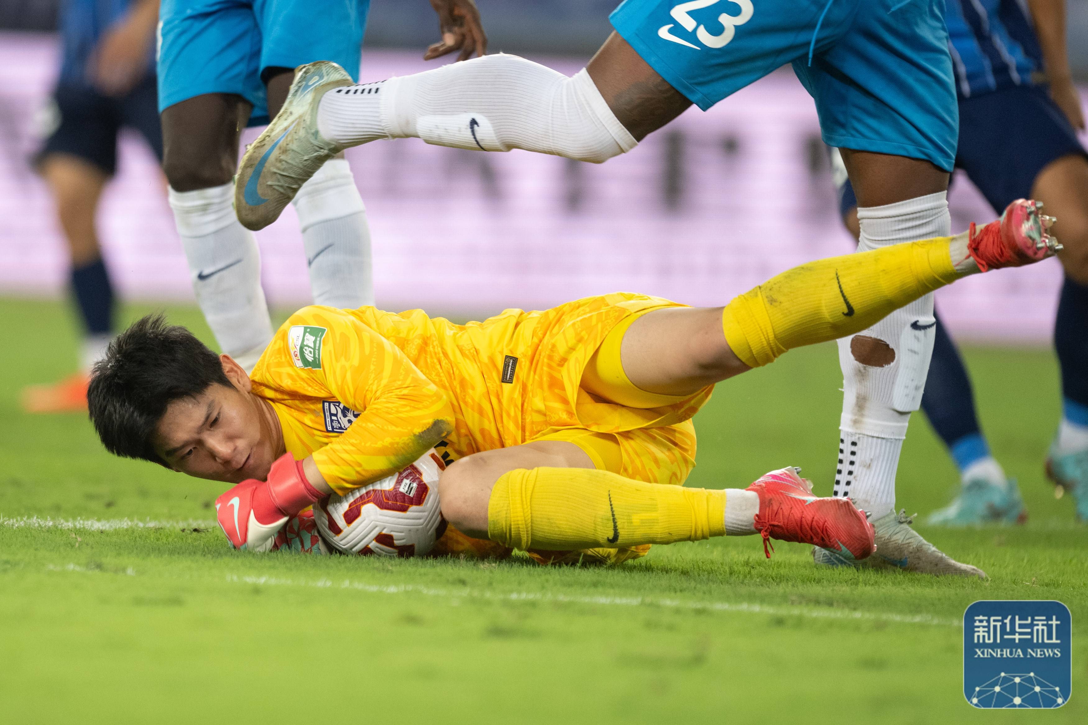 【LPL老婆】骆歆黑色吊带裙，新发型她太爱了