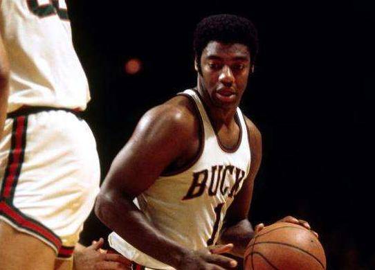 连赢3次雷霆，马刺队严阵以待，迎接与雷霆的下一场“严峻考验”